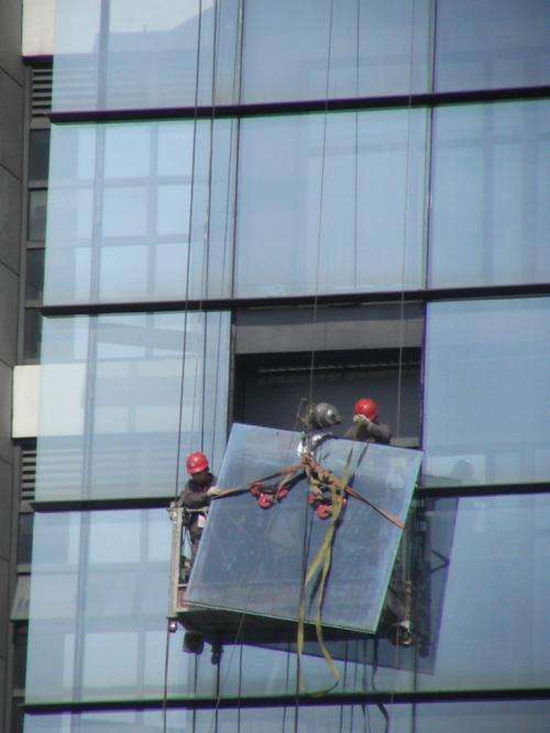 钢化玻璃:建筑界的隐形守护者